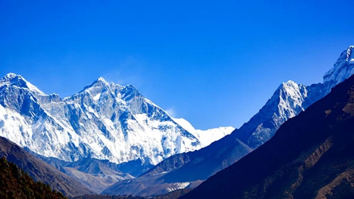 High mountain pass in the Nepal Himalaya