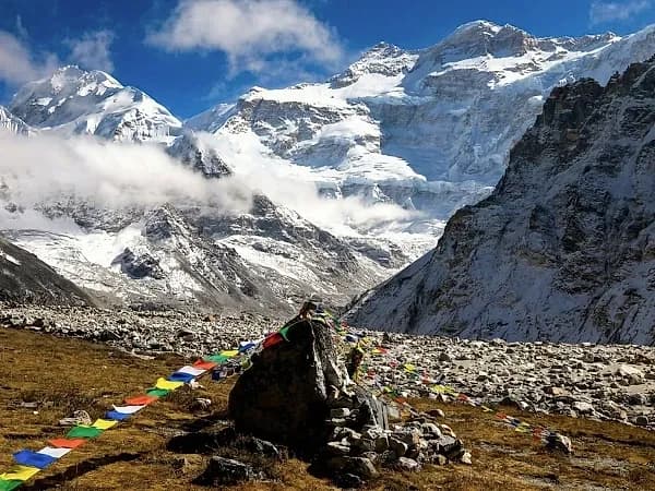 kanchenjunga north base camp himalayan wilderness