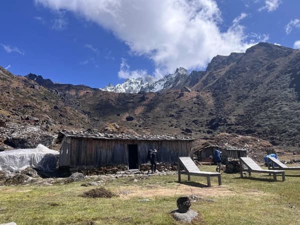 Kanchenjunga vs Manaslu trek comparison