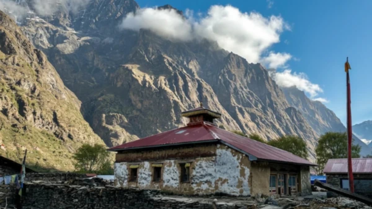 rachen gompa tsum valley
