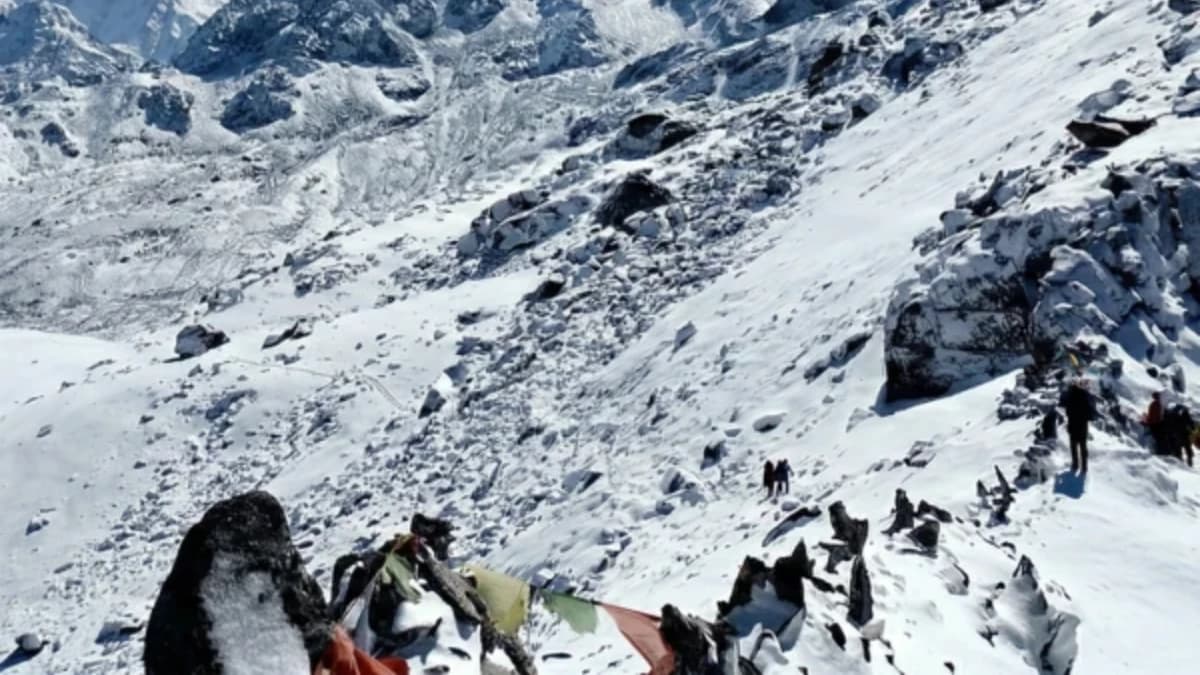 sele le pass kanchenjunga trek