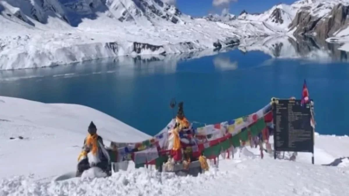 Annapurna Circuit mountain pass in winter snow