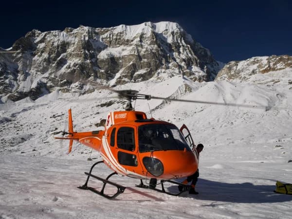 Everest Helitour 1
