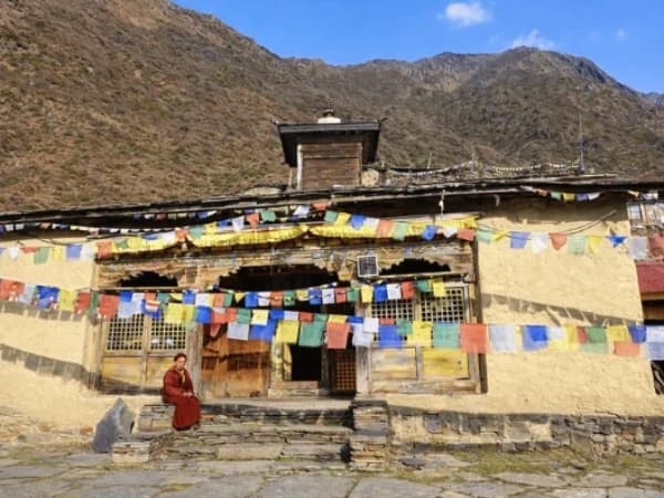 Mu Gompa Tsum Trek
