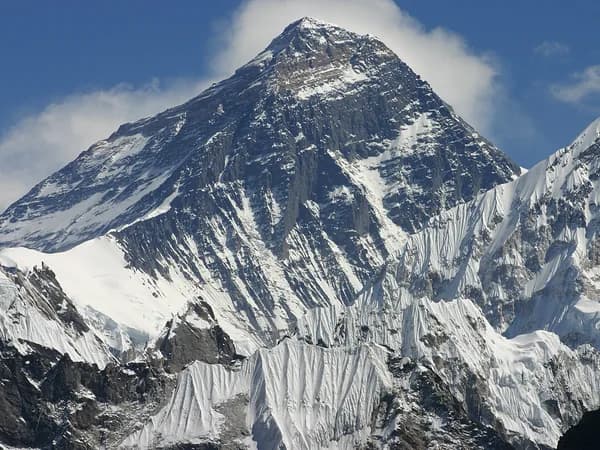 Mount Everest, the peak that headlines the sunrise panorama from Pikey Peak (4,065m) in Solukhumbu, Nepal.