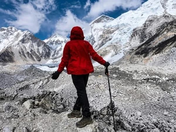 Solo female trekker Nepal mountains