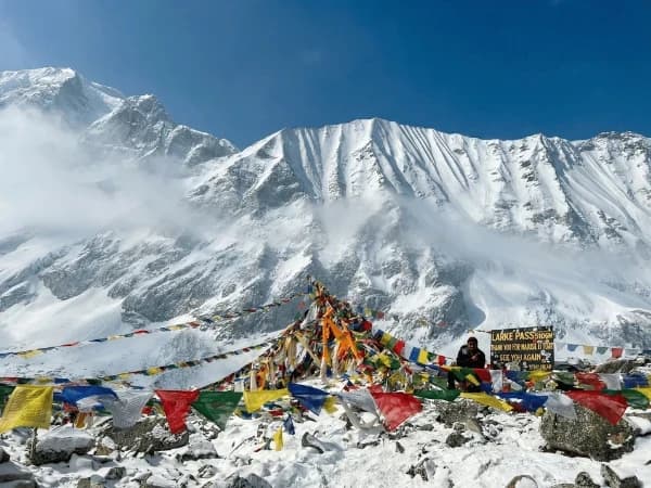 Larkya La Pass manaslu trek