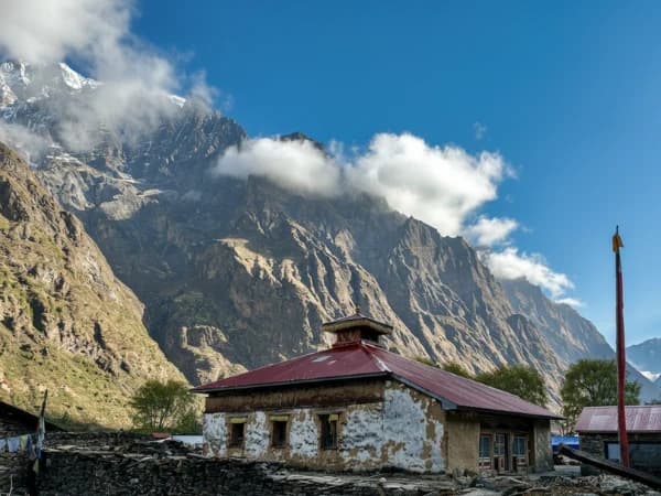 rachen gompa tsum valley