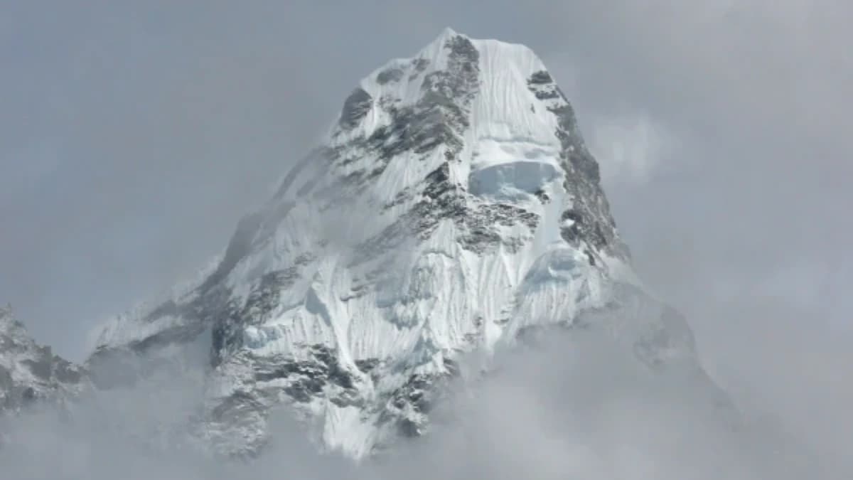 Ama Dablam Base Camp Trek