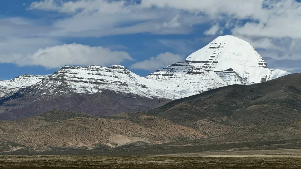 Kailash Mansarovar Helicopter Tour