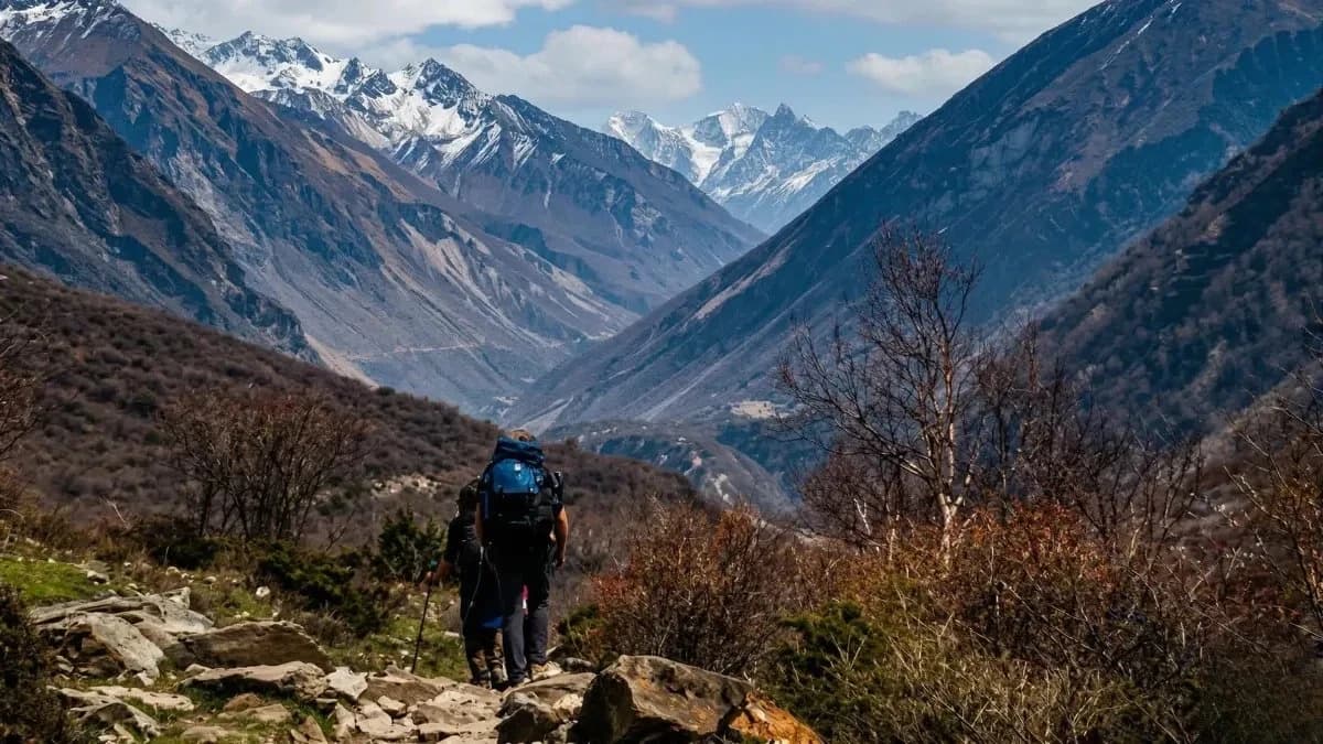 Manaslu mountain view from the circuit trek