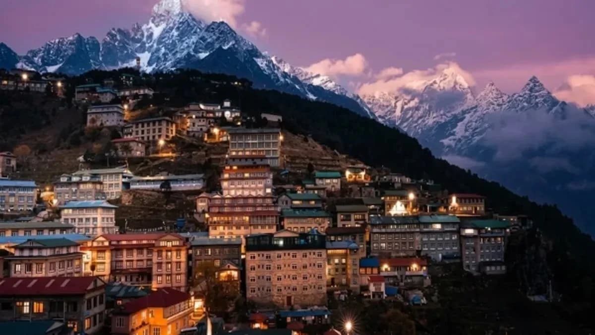 Trekkers in Namche Bazaar during acclimatisation