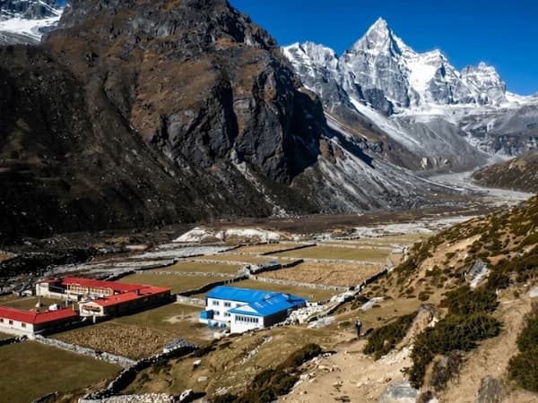 Lungden The Gateway To Renjo La Pass Everest Three Passes Trek